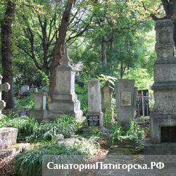 Некрополь церкви Лазаря Четверодневного на реконструкции
