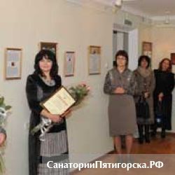 Дом Алябьева представляет выставку художественной эмали